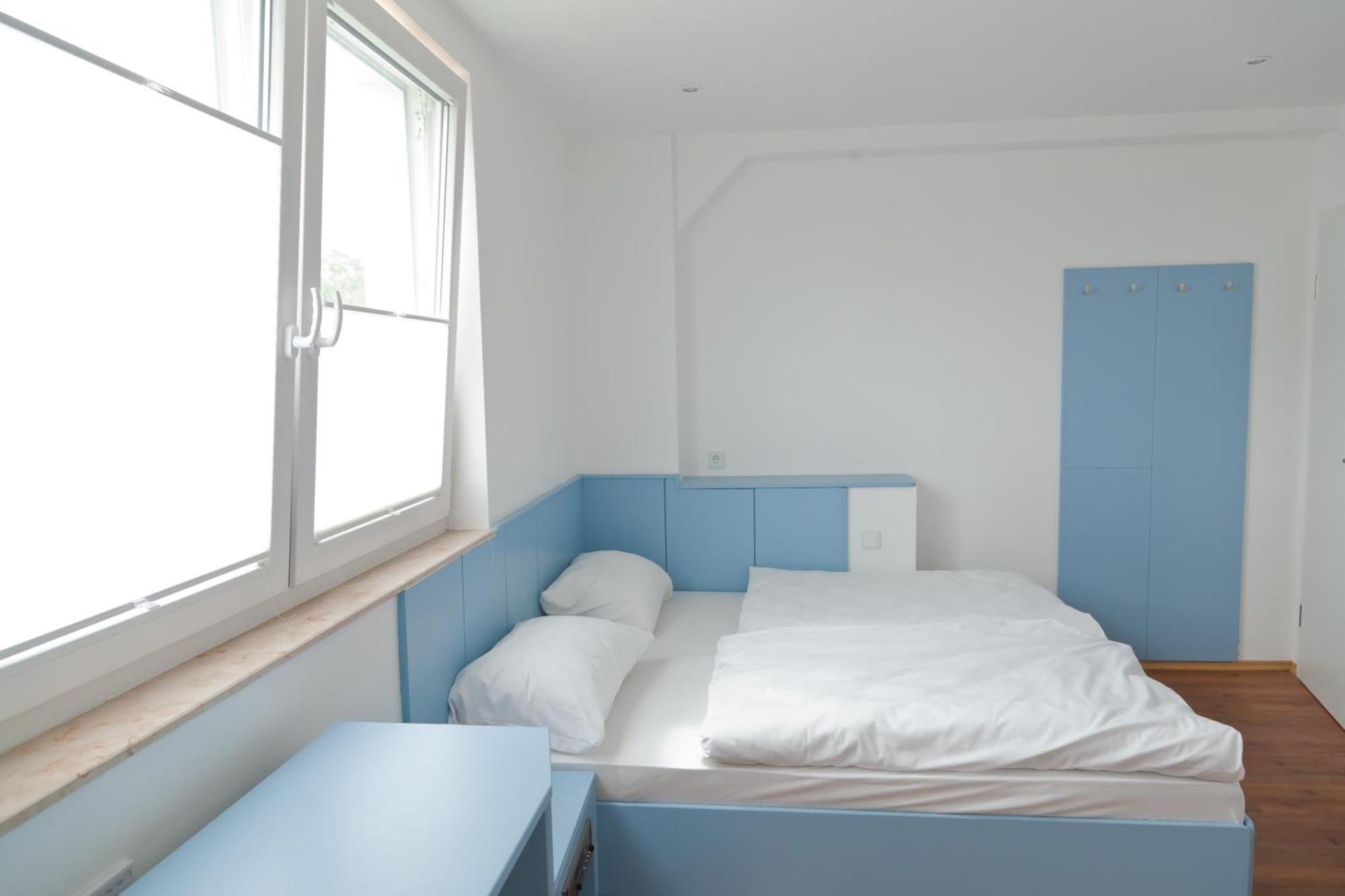 Stern Hotel *